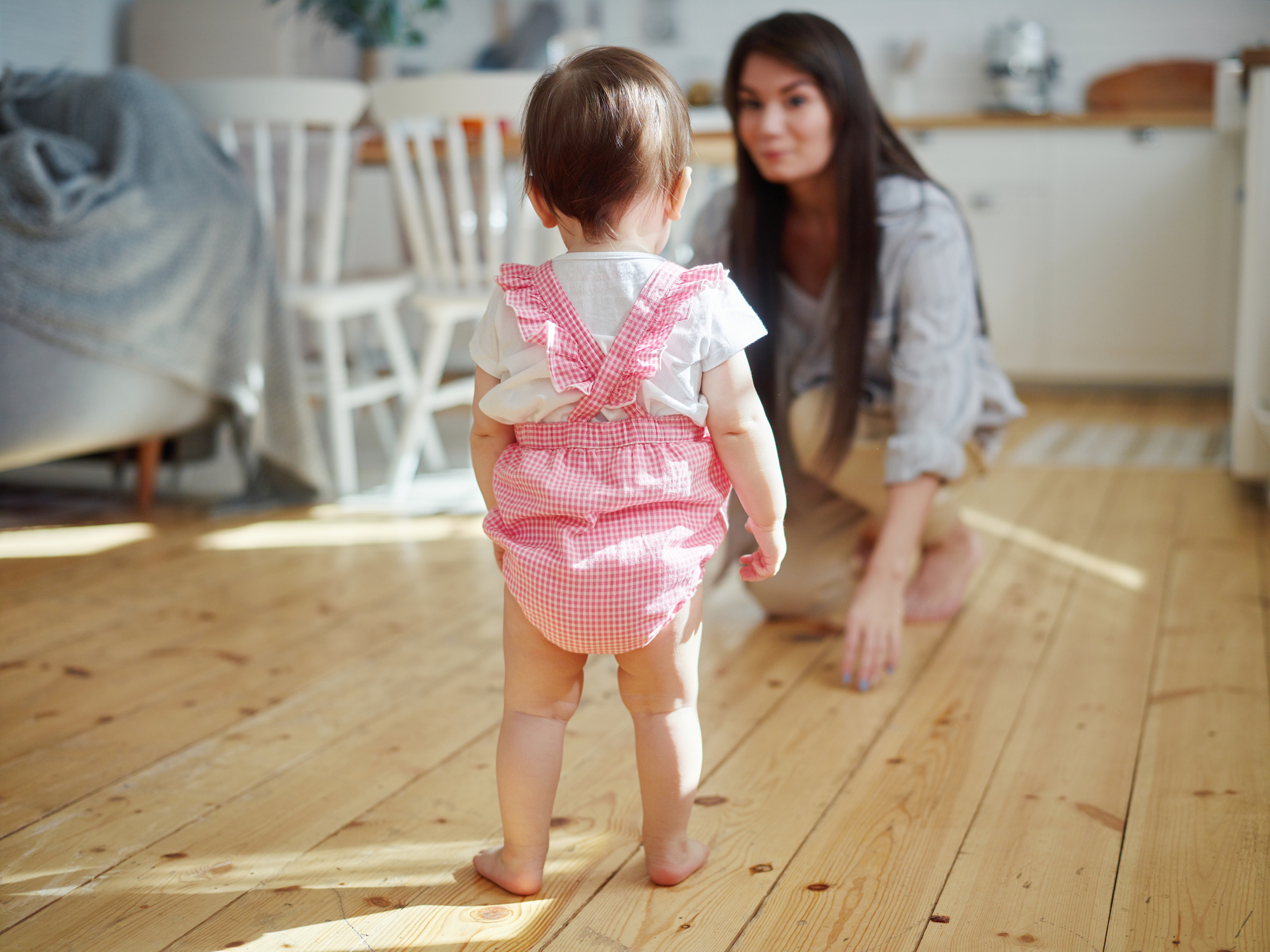 Comment aider son enfant à marcher comme un grand ?